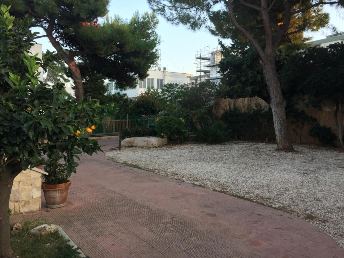 La Casa Di Emanuella - Rooms & International Suites Bari Luaran gambar