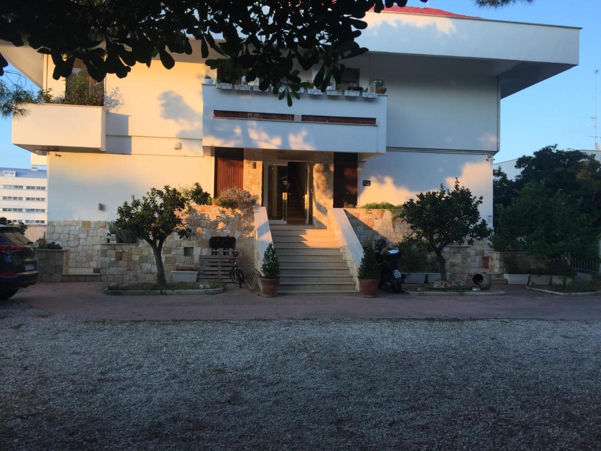 La Casa Di Emanuella - Rooms & International Suites Bari Luaran gambar