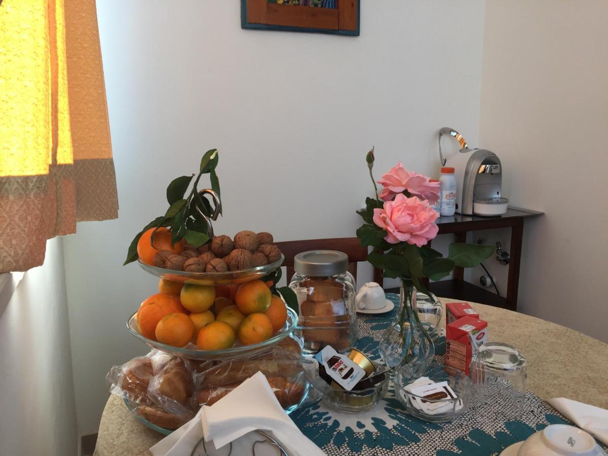 La Casa Di Emanuella - Rooms & International Suites Bari Luaran gambar